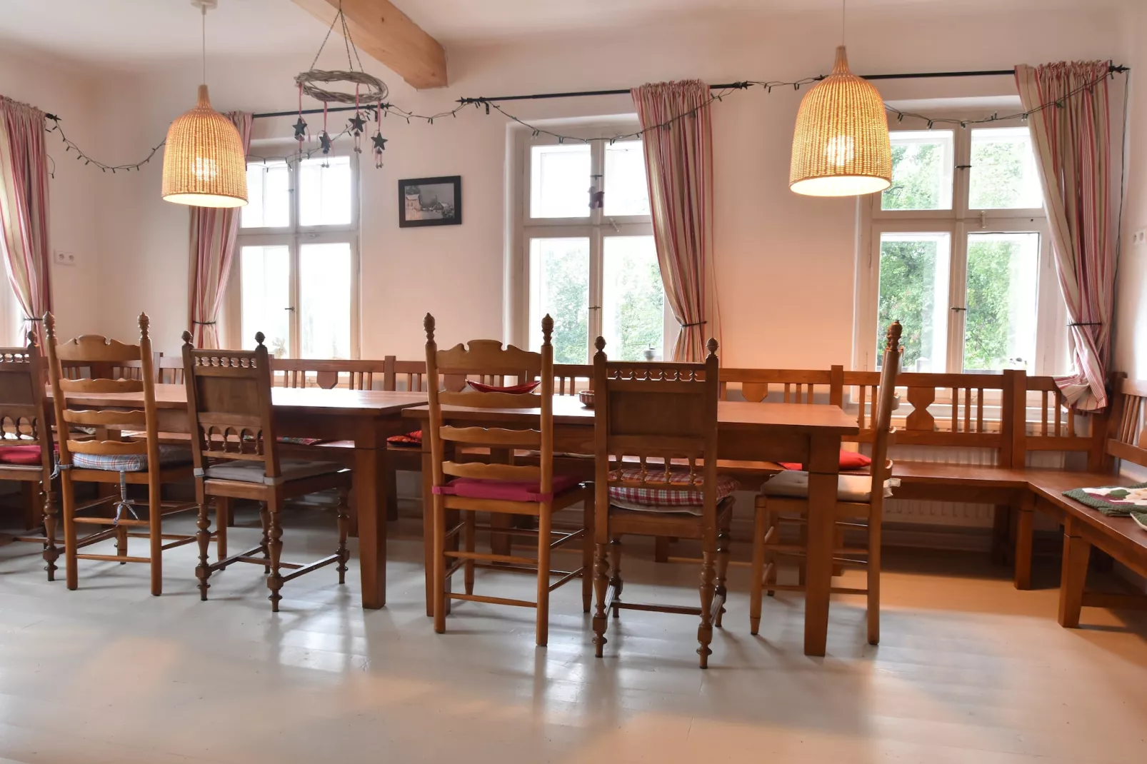 Chalet Nisou-Eetkamer