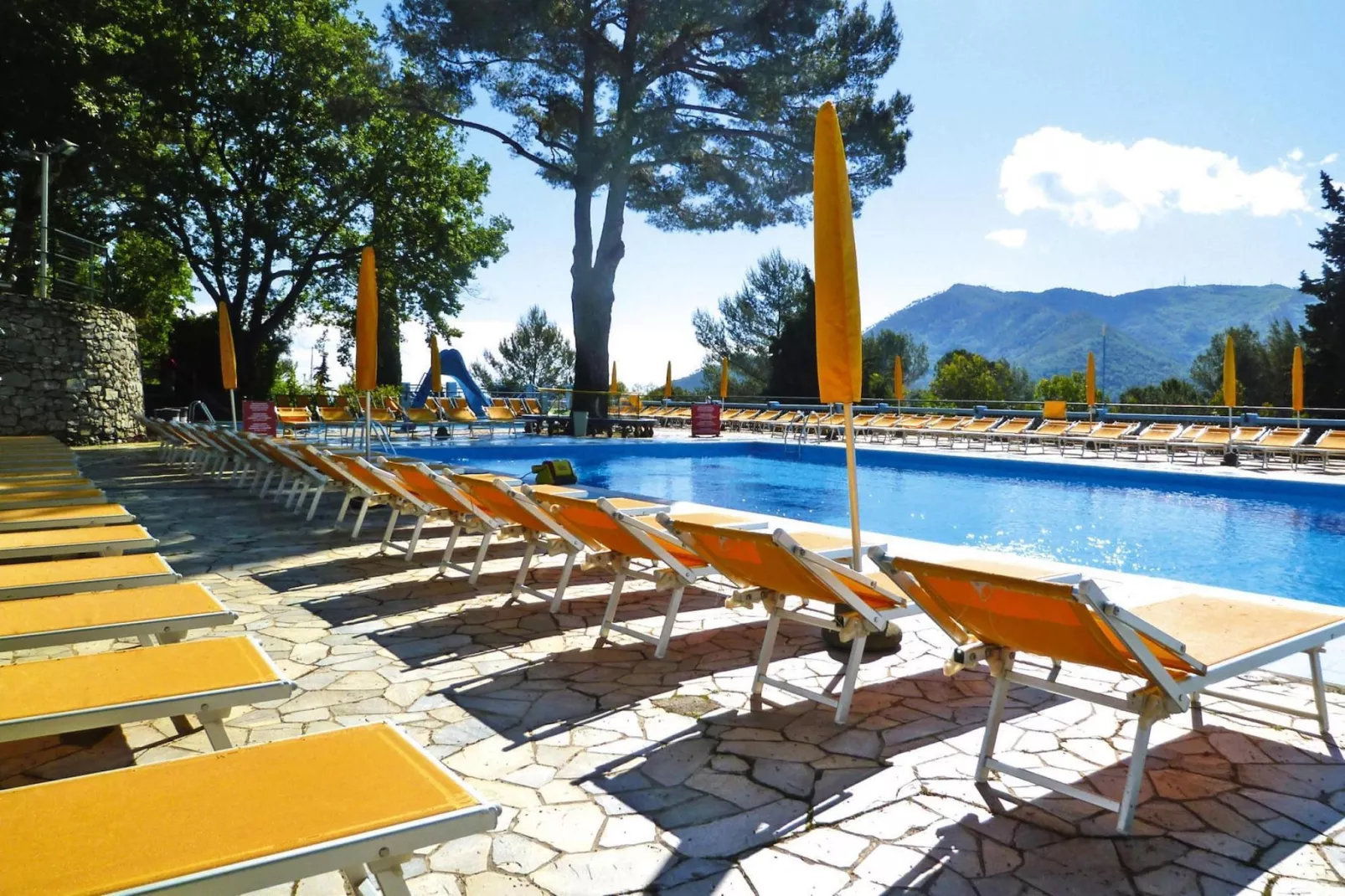 Ferienresort C'era Una Volta Villanova d'Albengo - Type B4 mit Veranda ca 27 qm-Zwembad