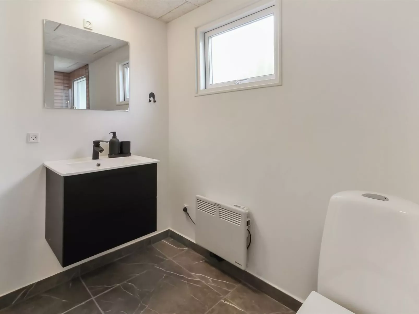 "Kabbi" - 2.6km from the sea