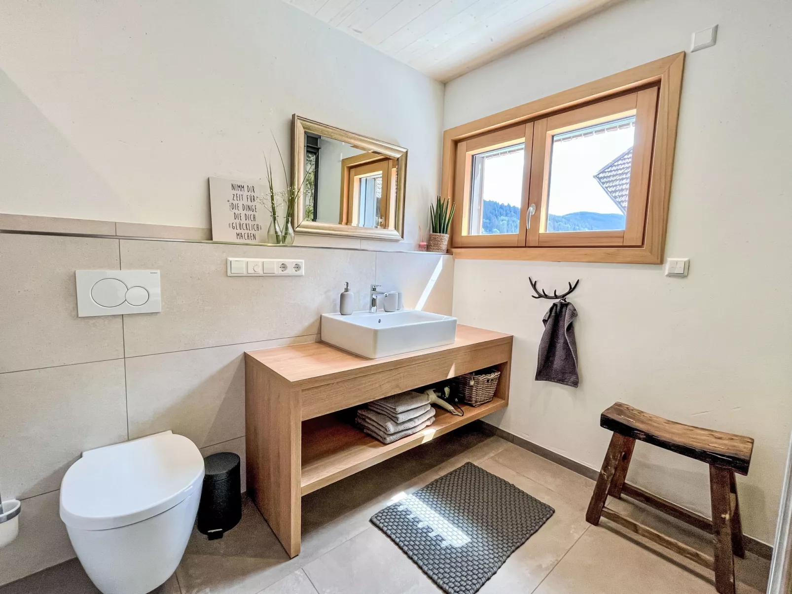 Kinast (HFT202)-Binnen