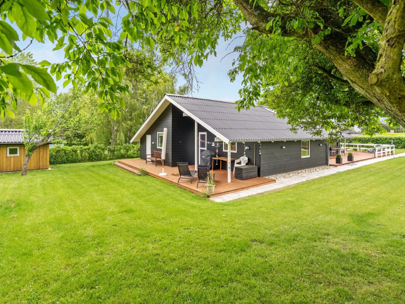 "Flicka" - 275m from the sea-Buiten