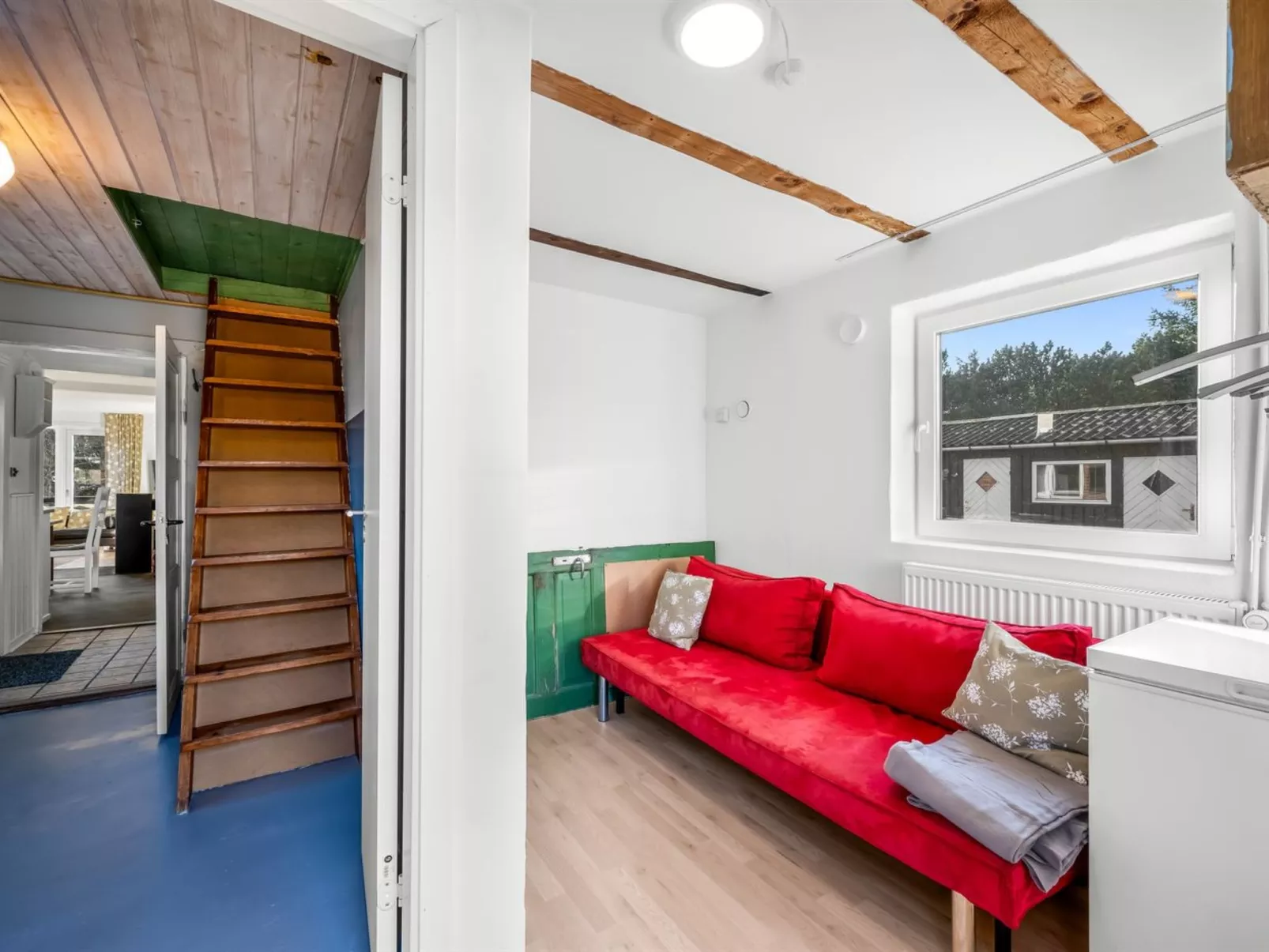 "Vappu" - 400m to the fjord-Binnen