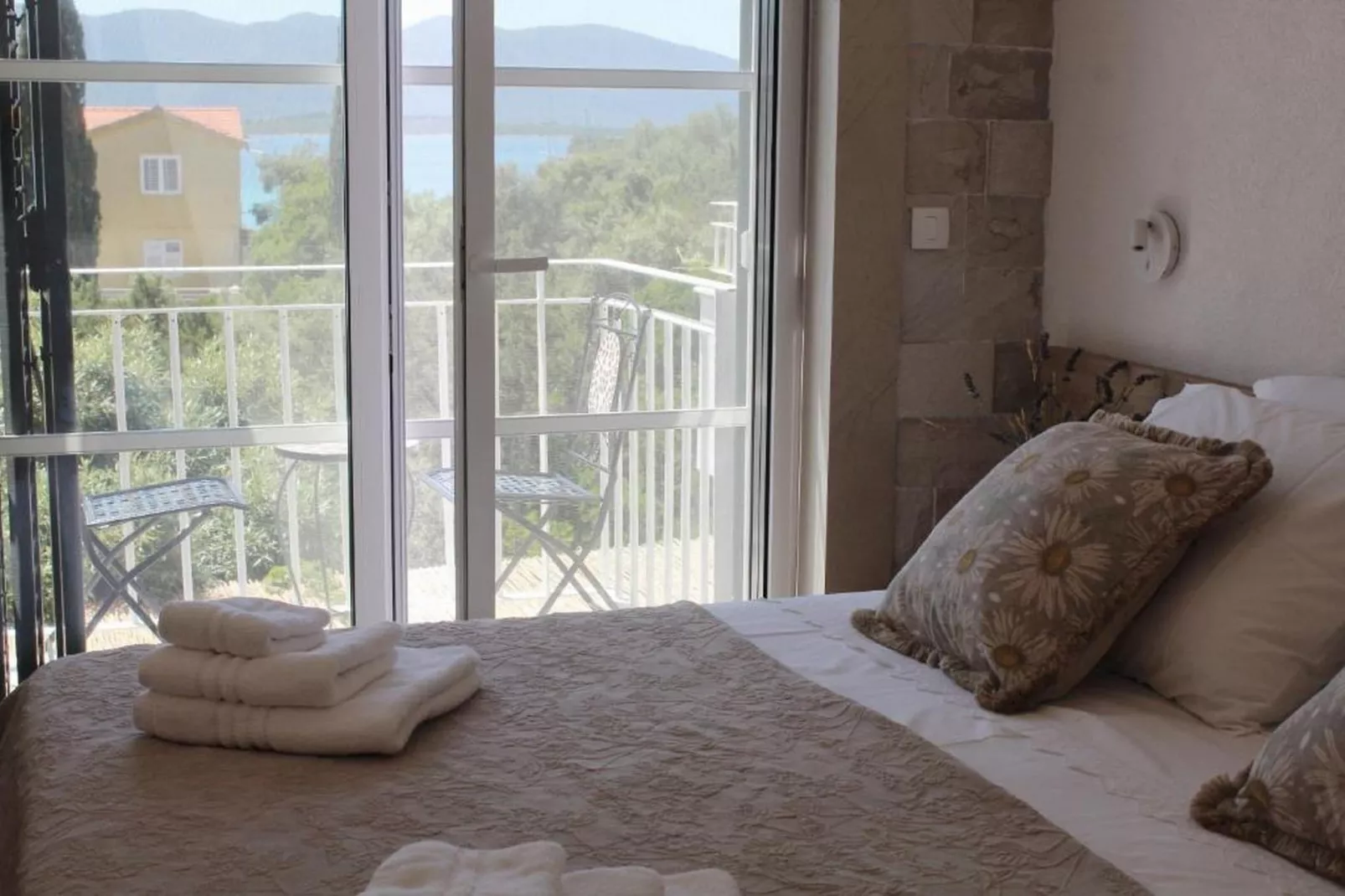 Villa Vera -Three Bedroom Villa with Swimming pool - Slaapkamer