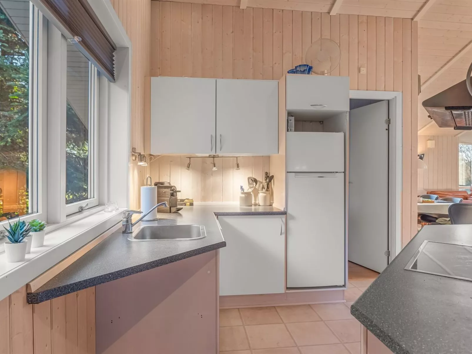 "Nashota" - 600m from the sea-Binnen