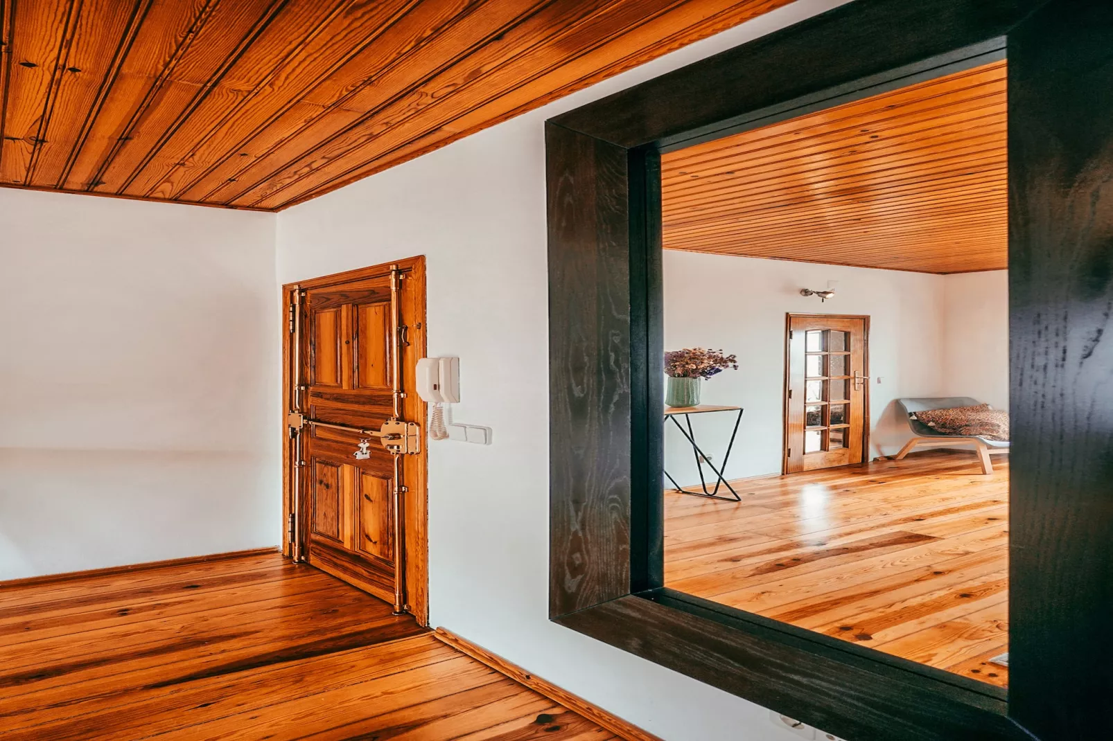 Apolónia Train Spot By Gt House - Hal-ontvangst