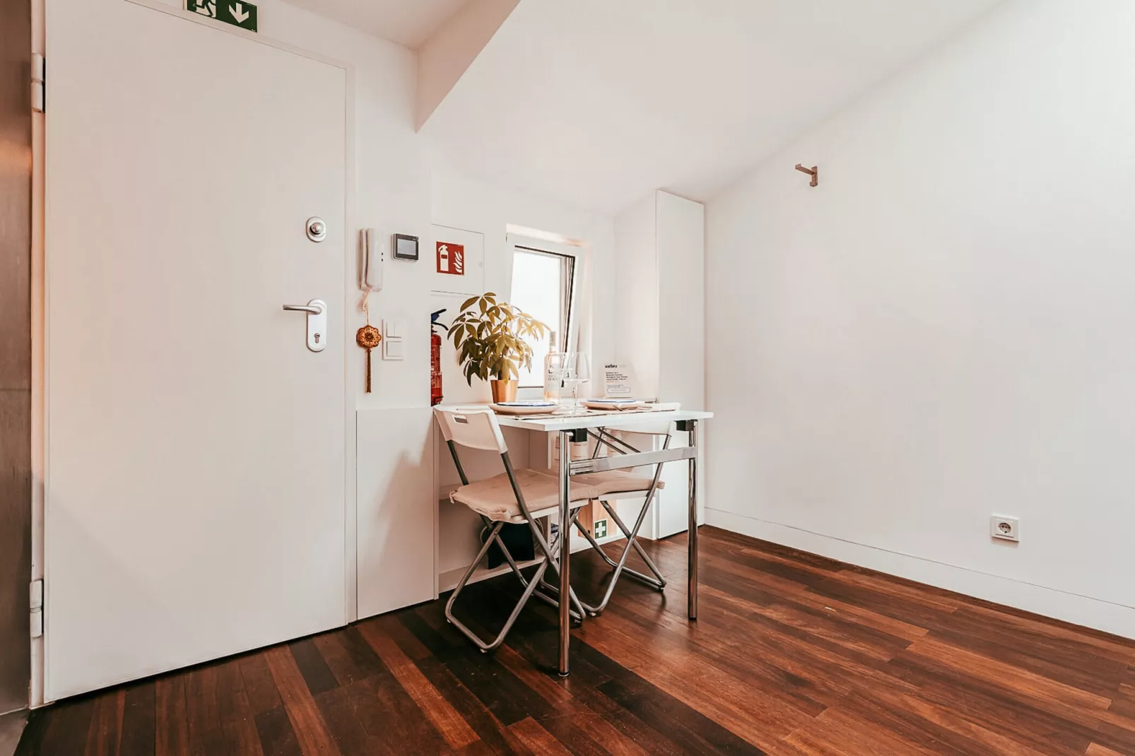 Studio S. José By Gt House-Eetkamer