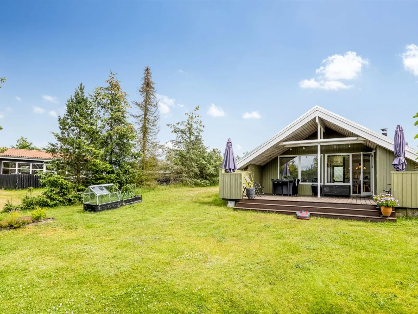 "Emiljan" -  from the sea-Buiten