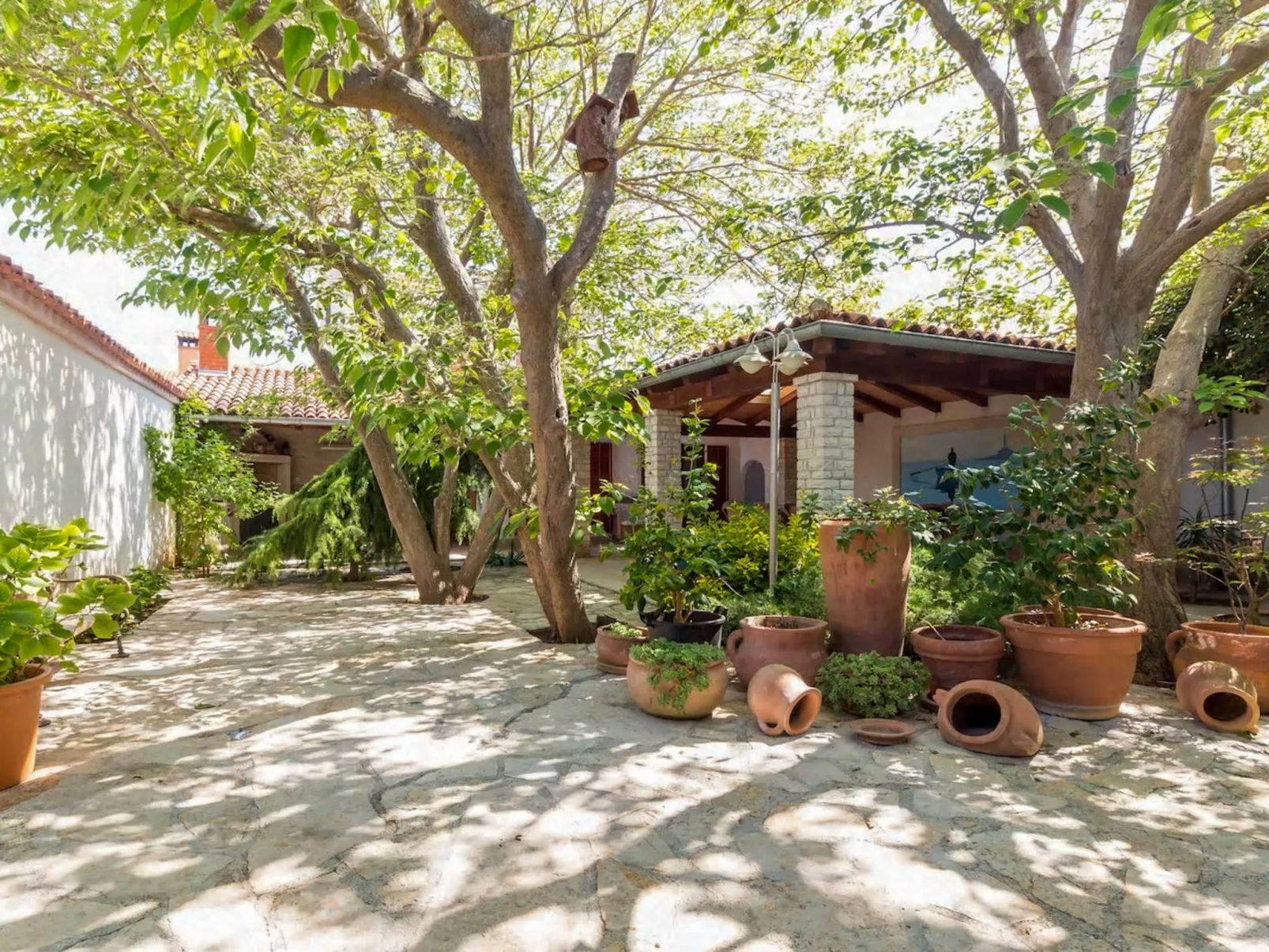 Atri giardino-Buiten