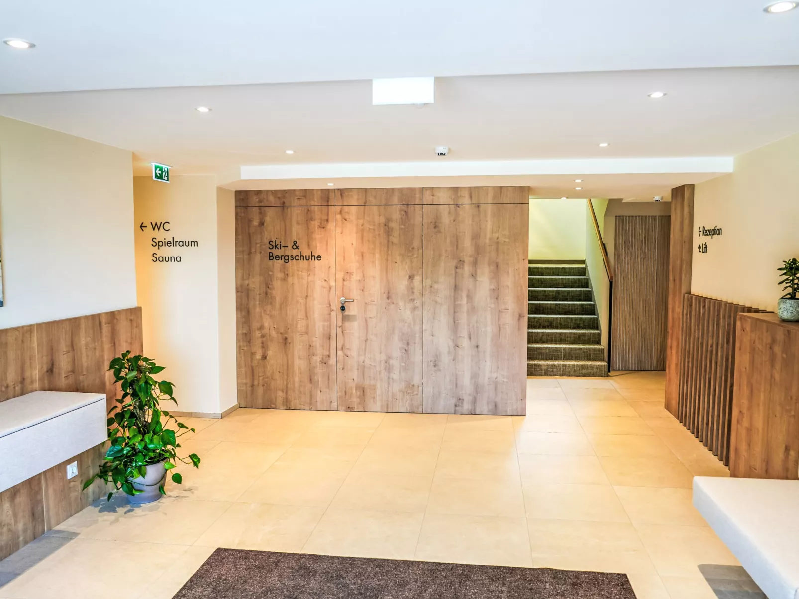 Aparthotel Iris-Binnen