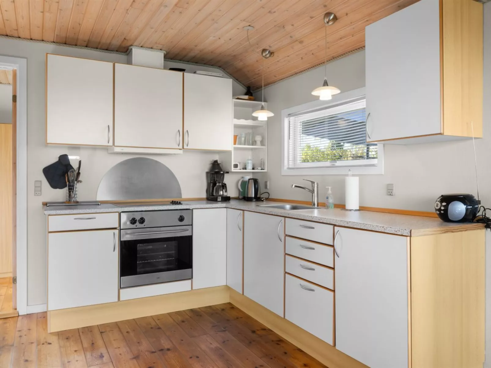 "Astrath" - 10m from the sea-Binnen