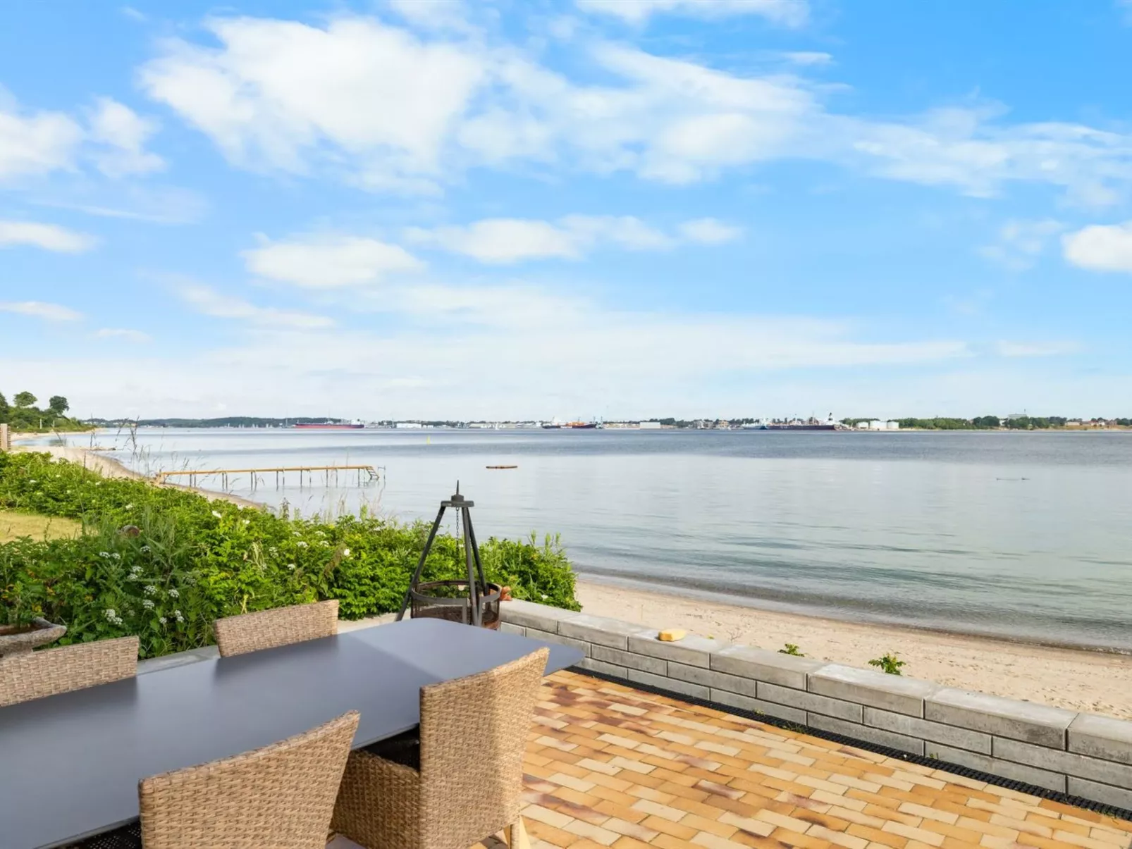 "Yngvy" - 10m from the sea-Buiten