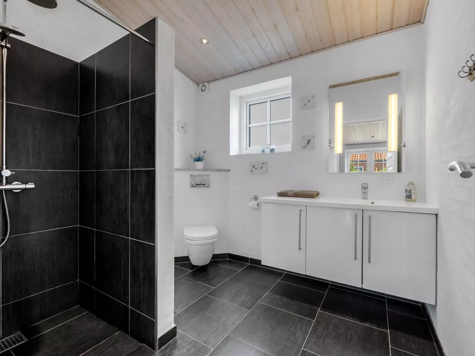 "Merit" - 3.2km from the sea - Binnen