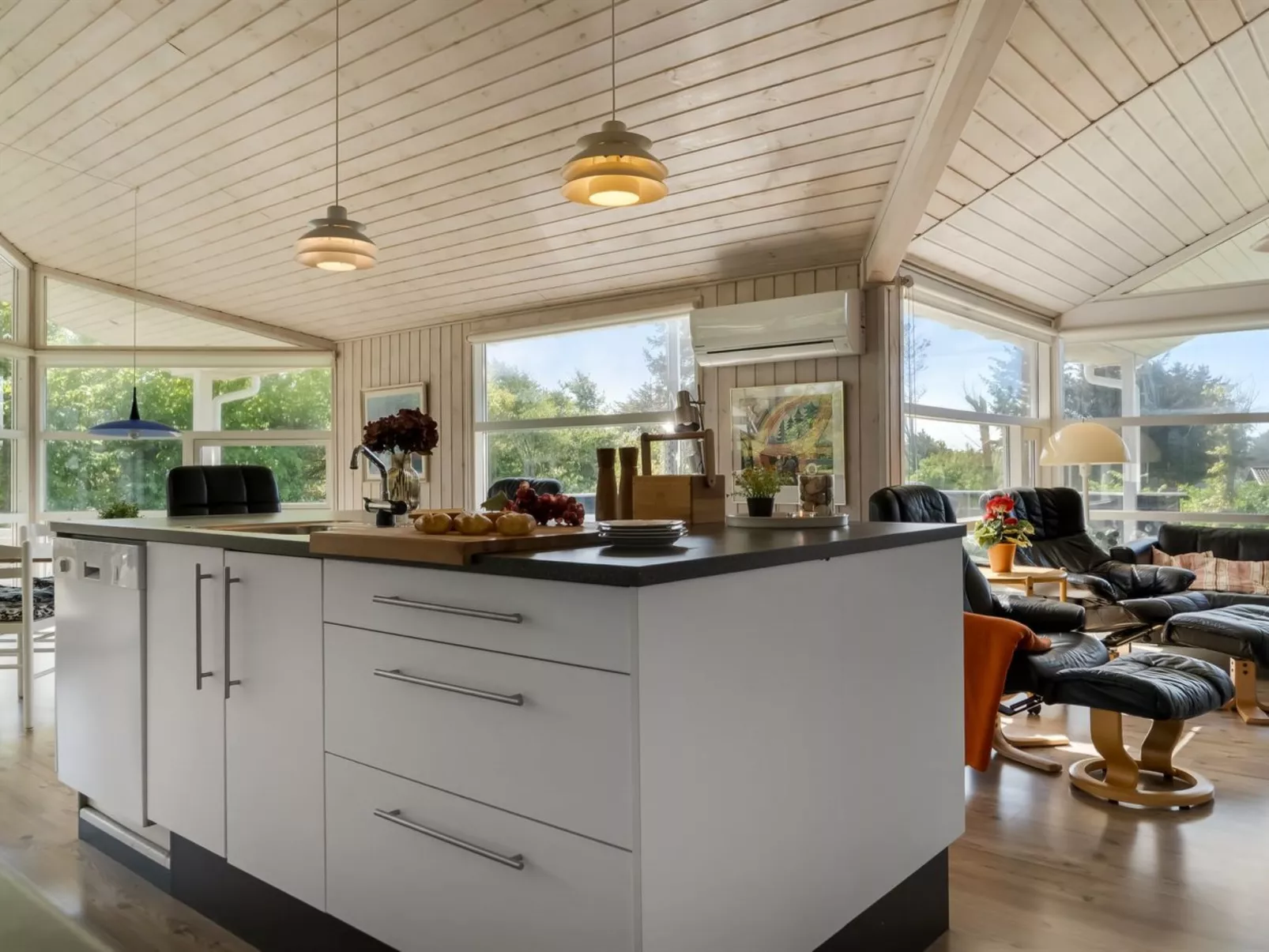 "Annvy" - 875m from the sea - Binnen