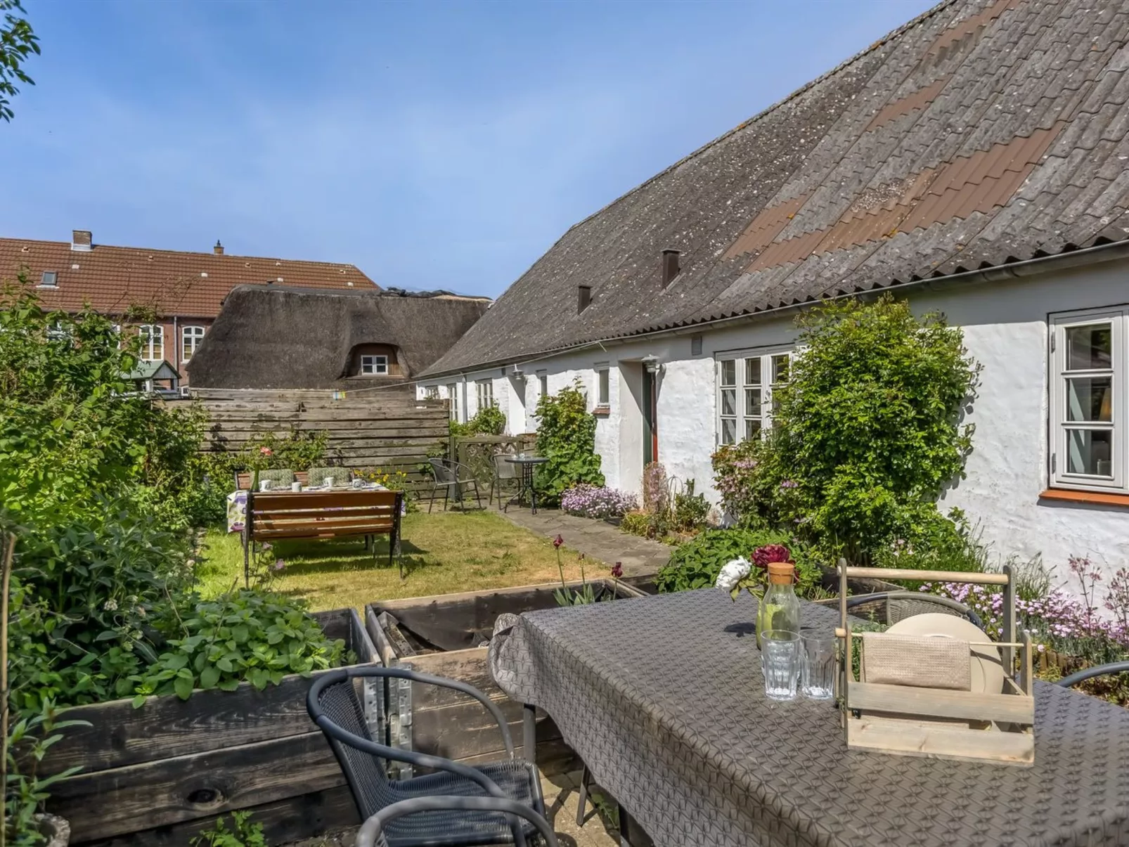 "Spase" - 23km from the sea - Buiten