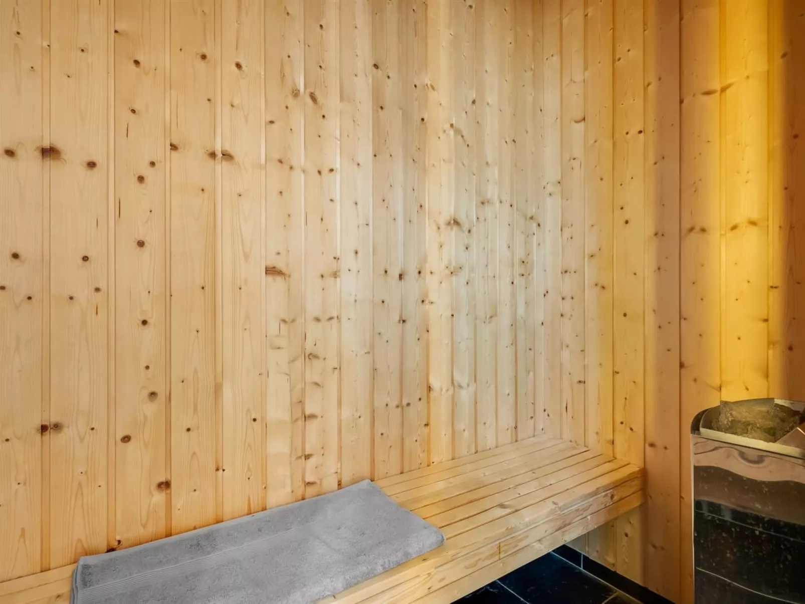 "Donco" - 3.2km from the sea - Binnen