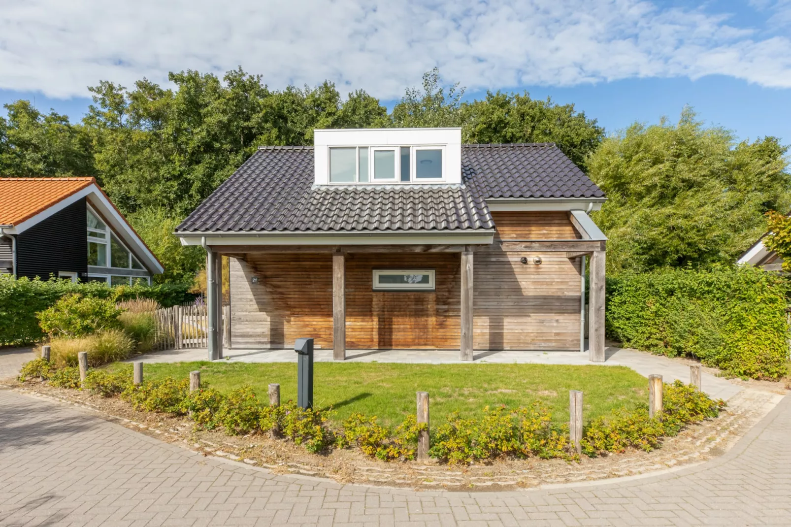 Zonnedorp 21  Beach Villa Joya Renesse | Luxury Beach Villa with Sauna - Buitenkant zomer