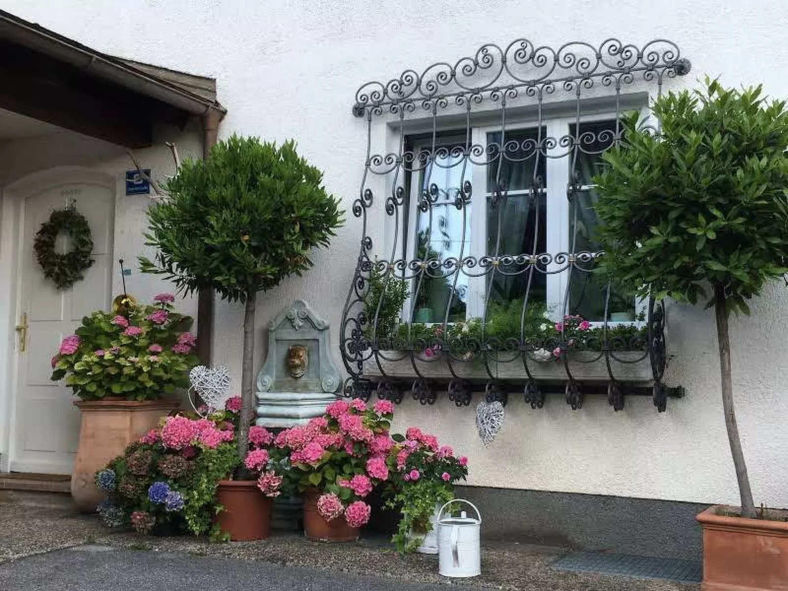 Dachwohnung mit Balkon und Seeblick - Image-tags.info