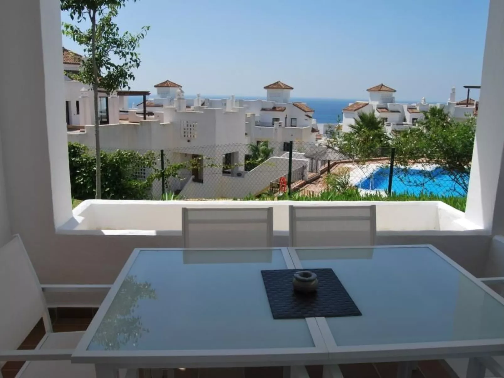 Helle, modernisierte Wohnung mit mehreren Pools - Image-tags.info