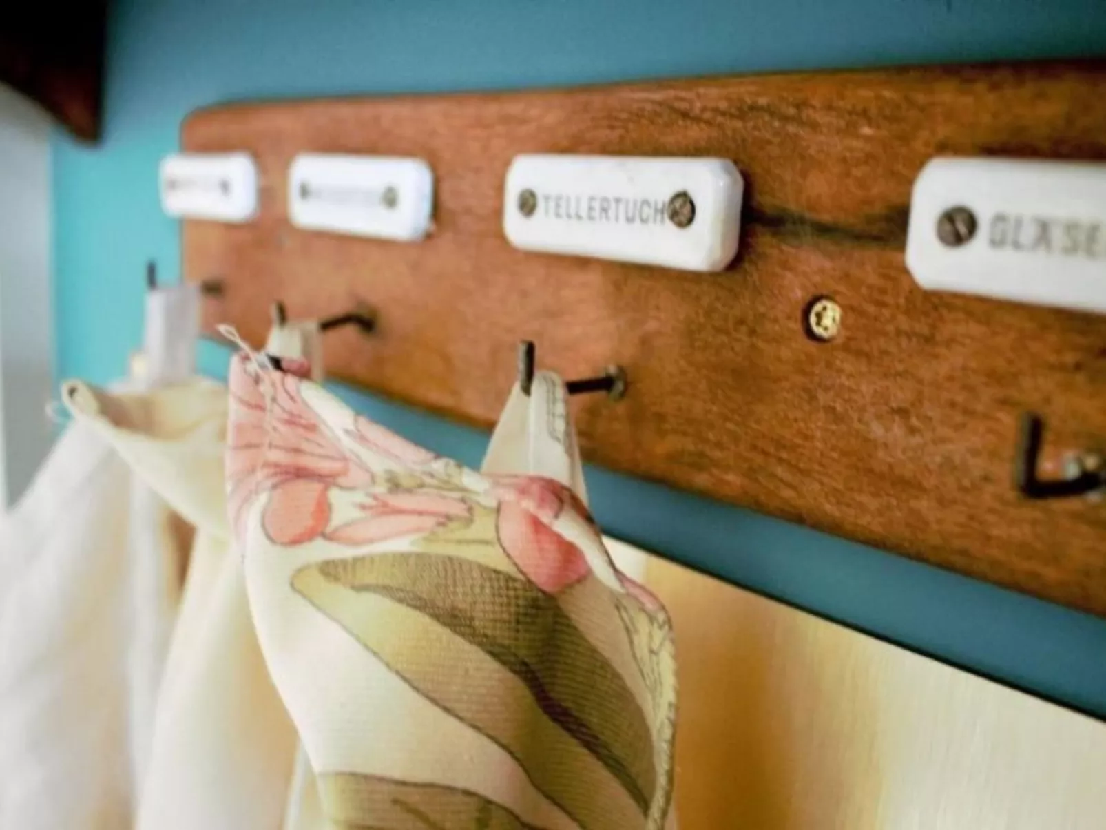 Verschlafen... in sanfte Hügel eingebettet. - Image-tags.info