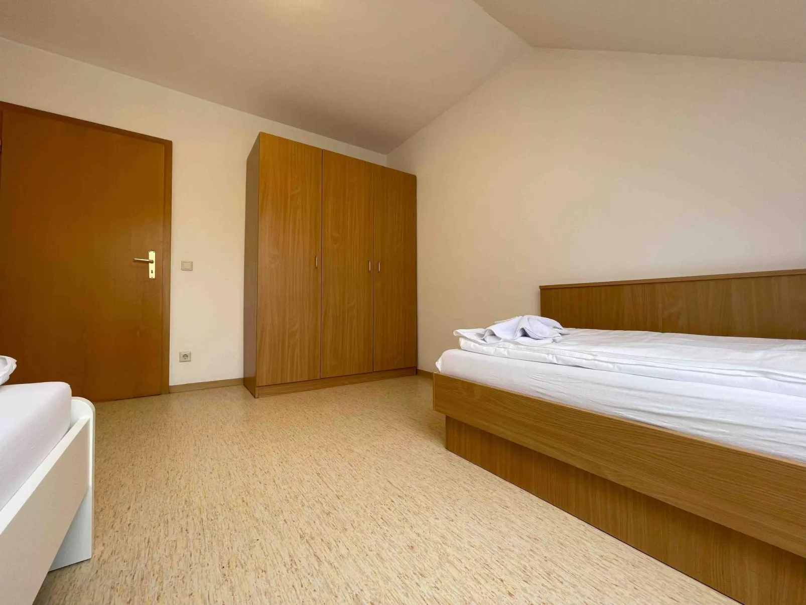 STA1079 - Image-tags.info