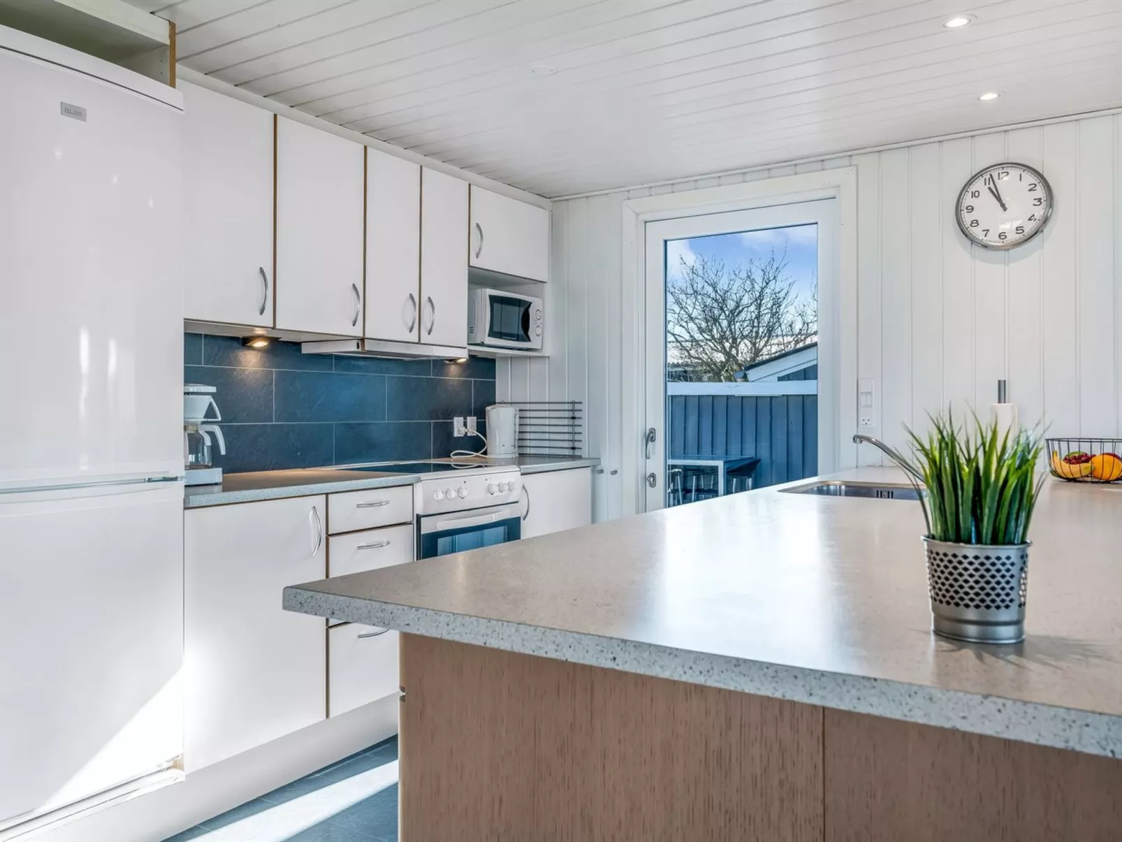 "Galmand" - 75m to the fjord-Binnen