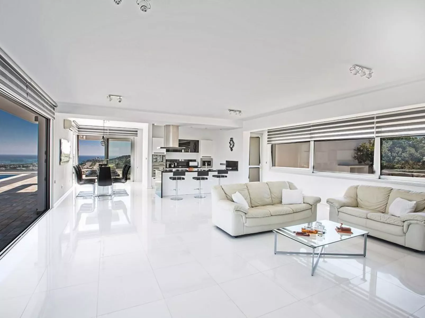 Moderne 3-Schlafzimmer-Villa mit atemberaubendem Meerblick - Image-tags.info