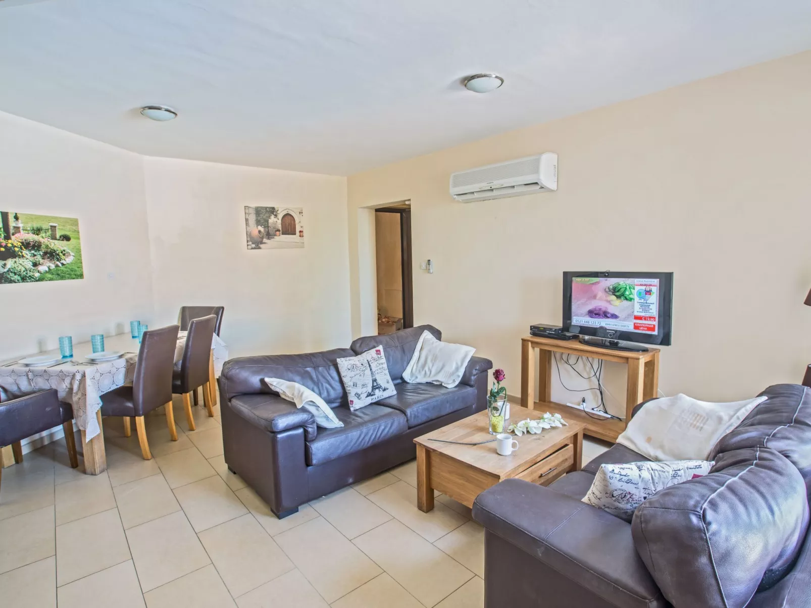 Geräumige Wohnung mit Gemeinschaftspool - Image-tags.info