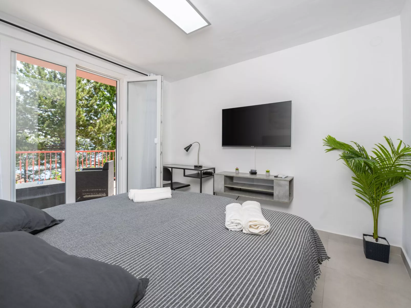 Luxury Seaview Apartment - Image-tags.info