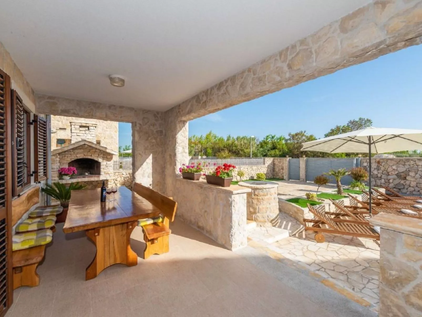 Villa mit beheiztem Pool, schöne Aussicht, Strandnähe - Image-tags.info