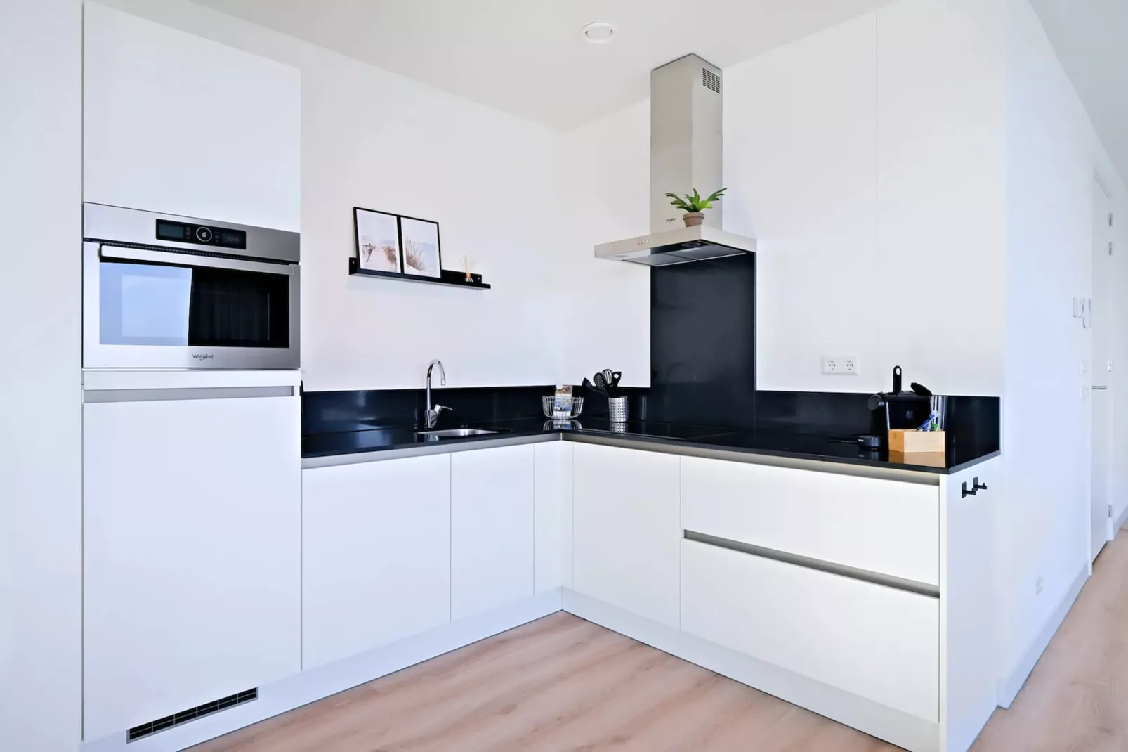 Breskens Apartments & Penthouses 13 - Buitenkant zomer