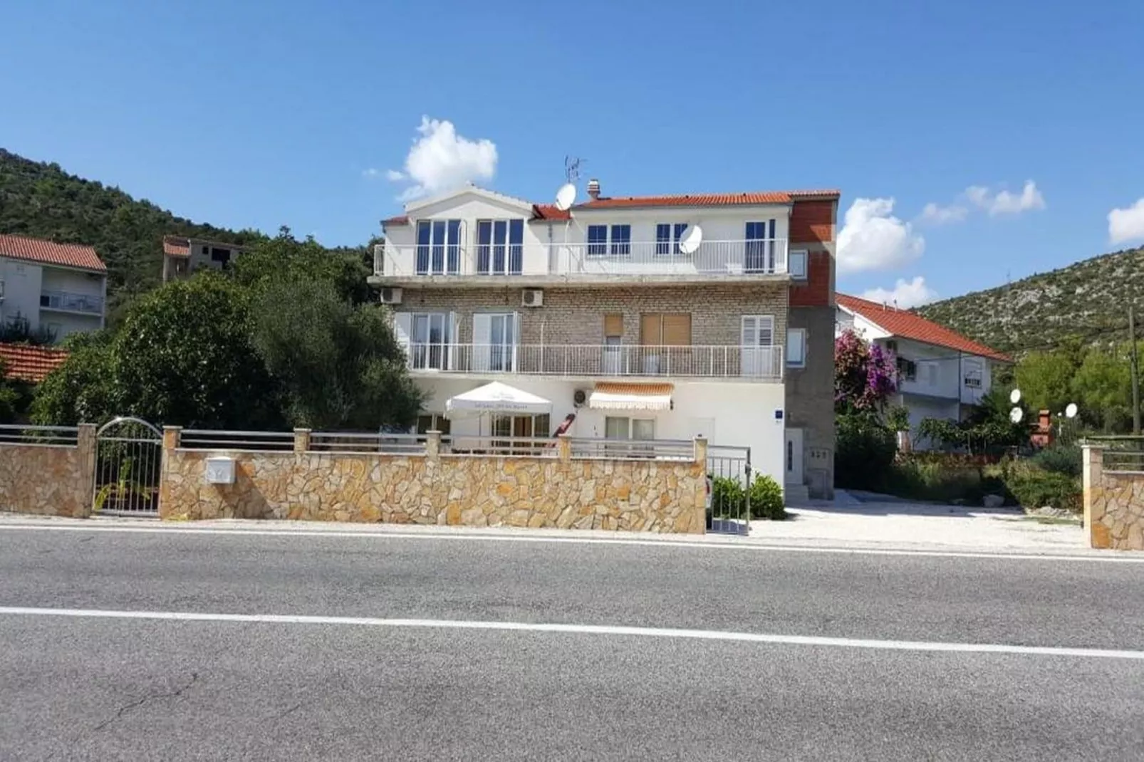 Apartments Semafor - One Bedroom Apartment with Terrace and Sea View A4 - Buitenlucht
