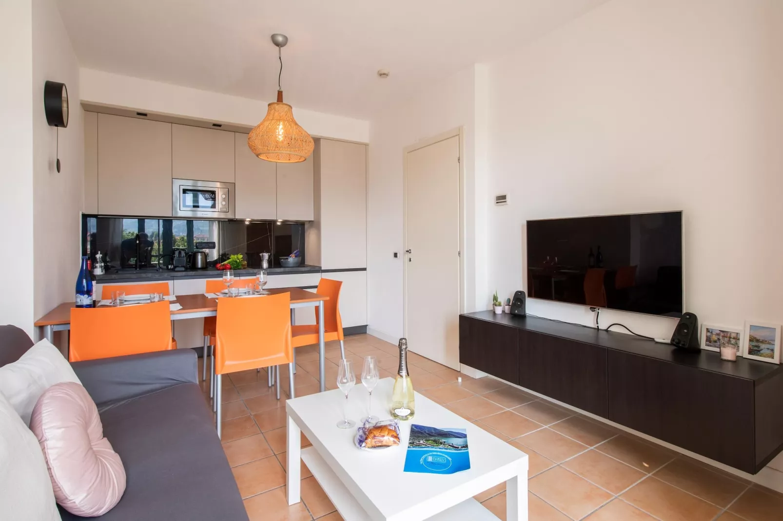RESIDENCE PORTO LETIZIA - PALACE-1ROOM APT 4 PAX MOUNTAIN VIEW DELUXE8204 - P1MD4 - Woonkamer