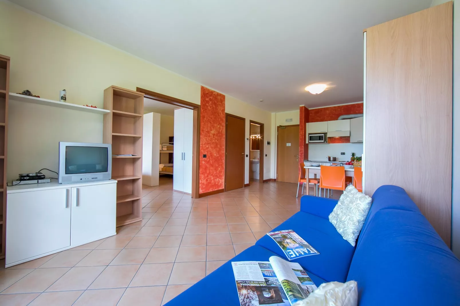RESIDENCE PORTO LETIZIA - PALACE-2ROOM APT 6 PAX LAKE VIEW 8209 - P2LP6 - Woonkamer
