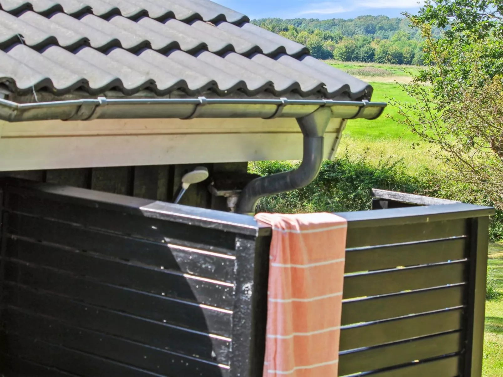 "Lilla" - 120m from the sea - Buiten