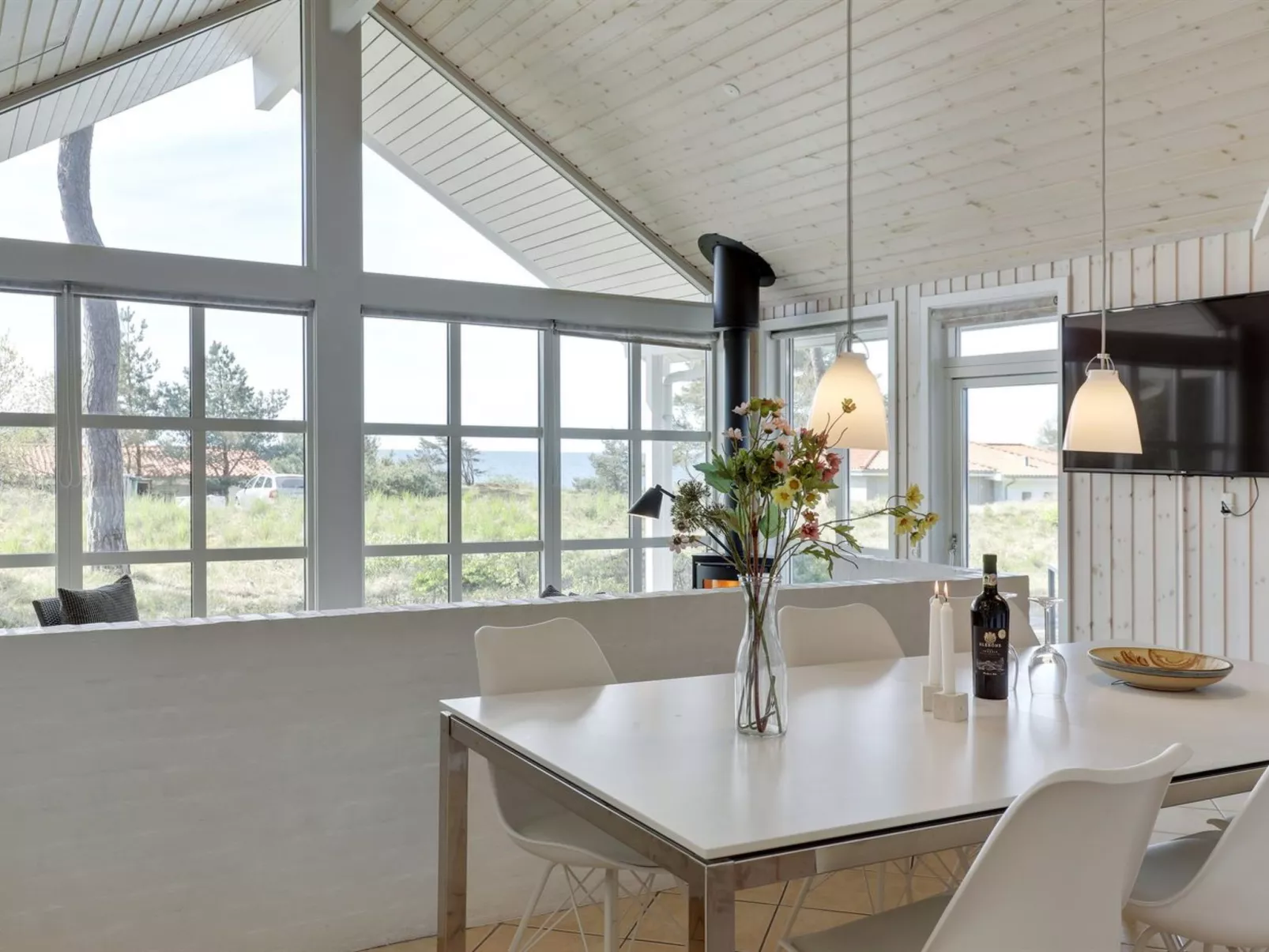 "Gyrid" - 150m from the sea-Binnen