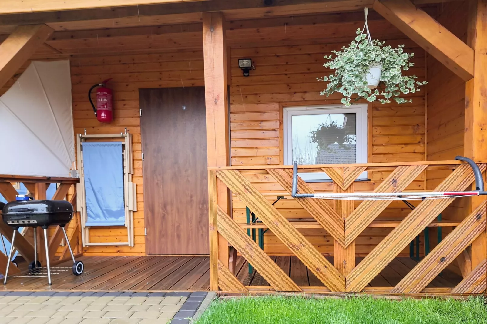 Domki Trebor dla 6 osób - Terrasbalkon