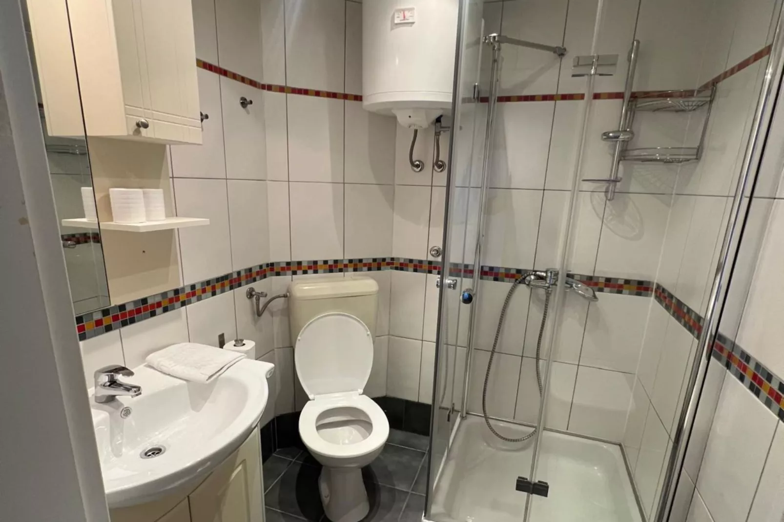 Villa Stella - Two Bedroom Apartment with Balcony and Sea View (Carla)-Badkamer