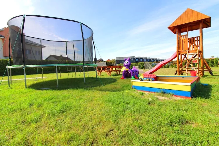 Piętrowe domki wakacyjne z 2 sypialniami w Rewalu-Tuinen zomer