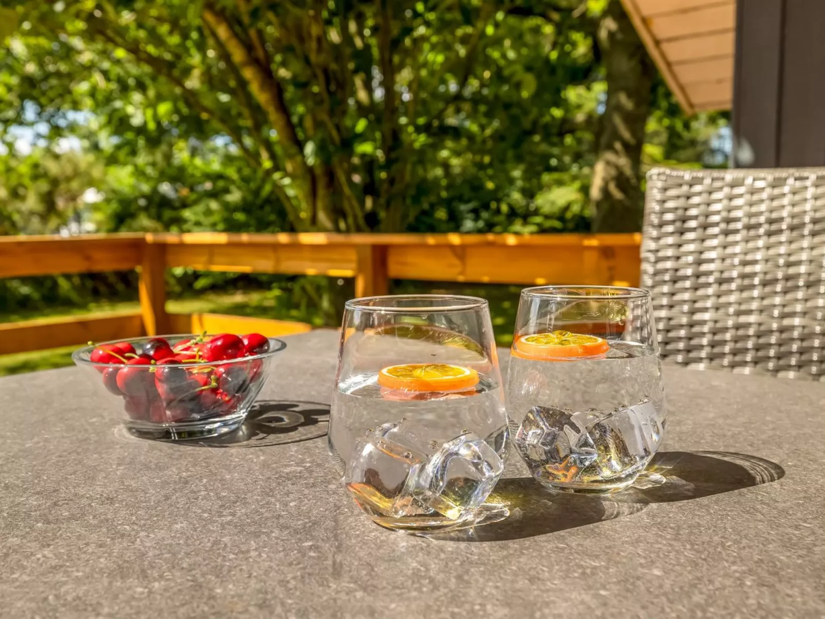 "Yarla" - 500m to the fjord-Buiten