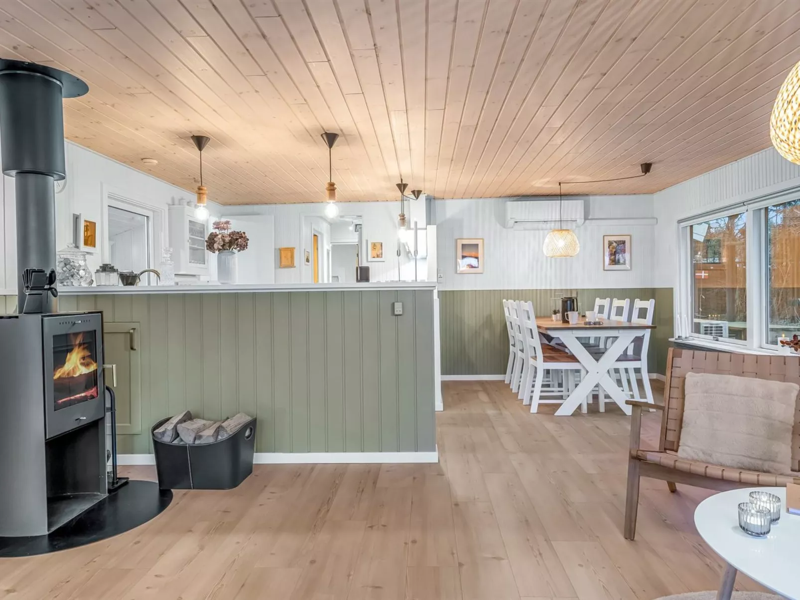 "Felicia" -  from the sea - Binnen