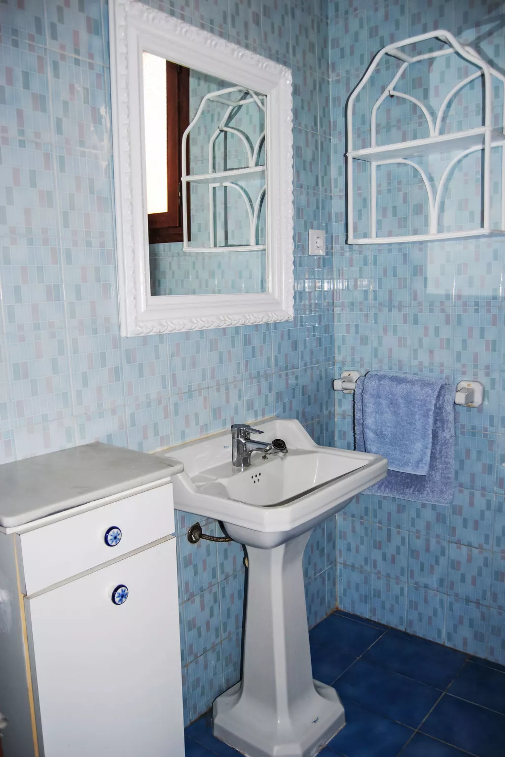 Ferienvilla, Seeblick, privater Pool und Parkplatz - Binnen