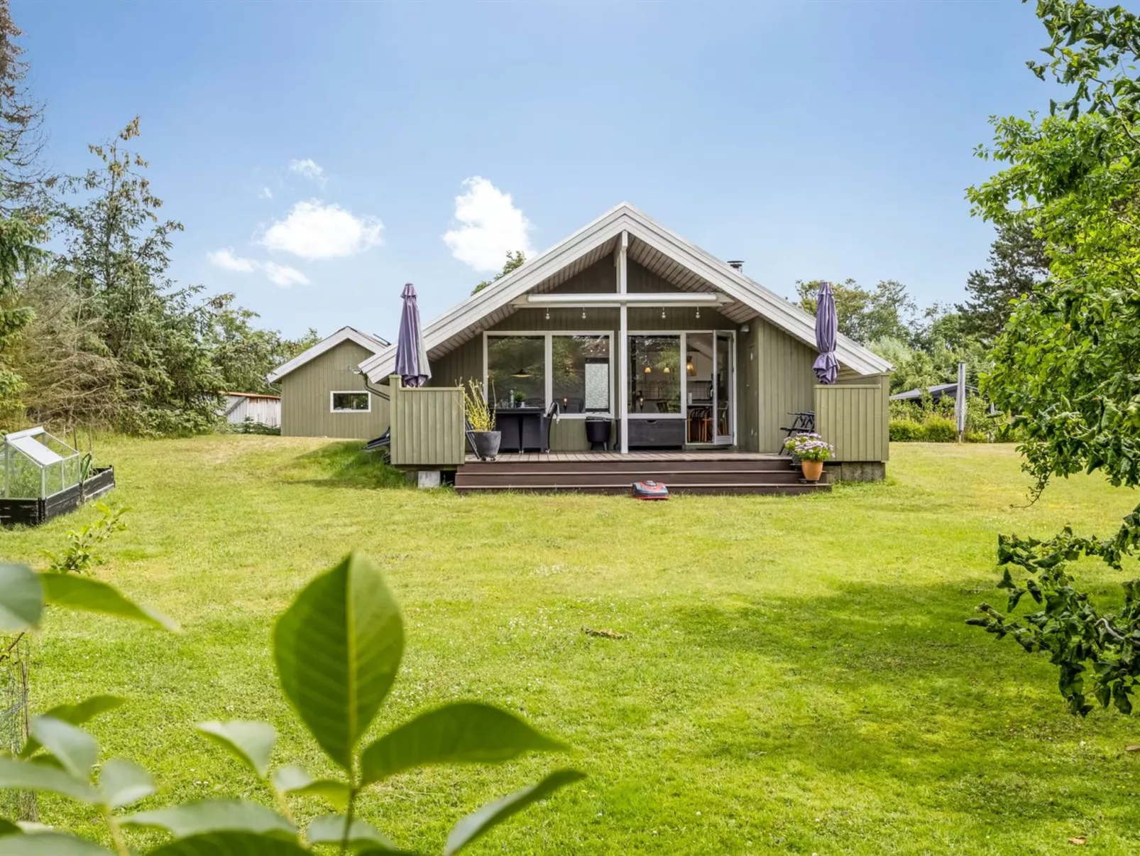 "Emiljan" -  from the sea-Buiten