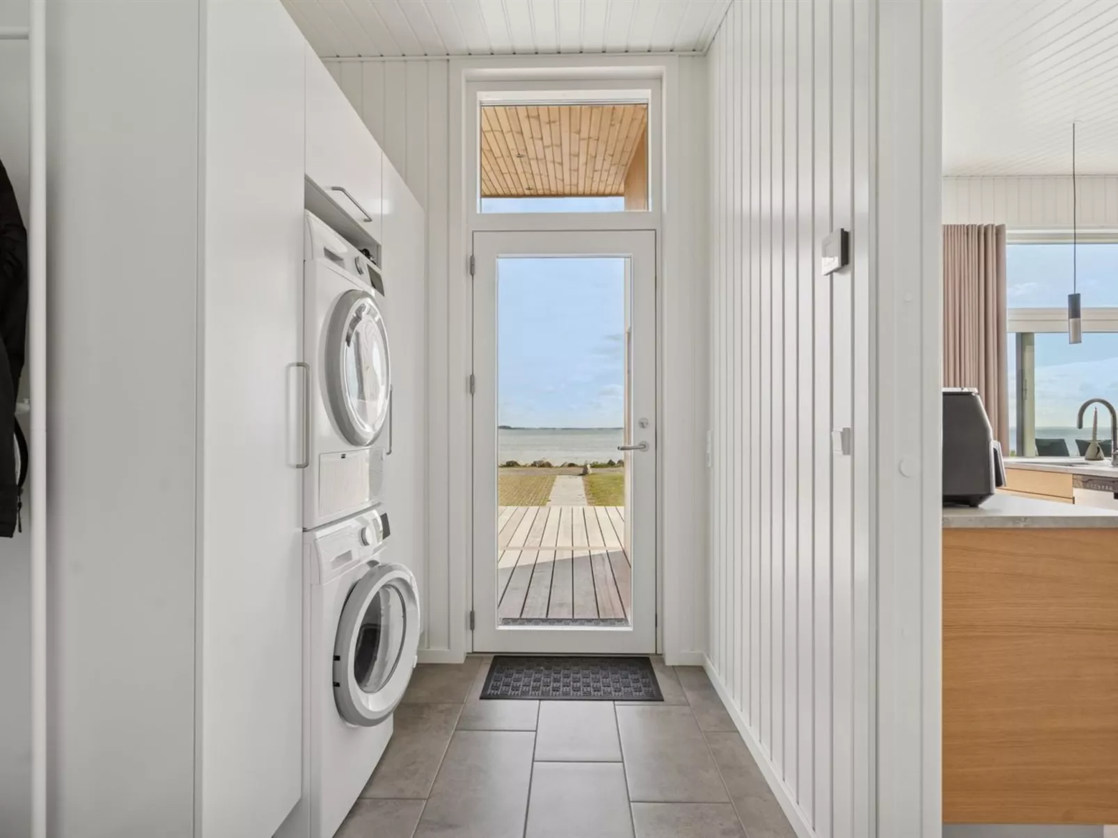 "Eljas" - 10m from the sea-Binnen