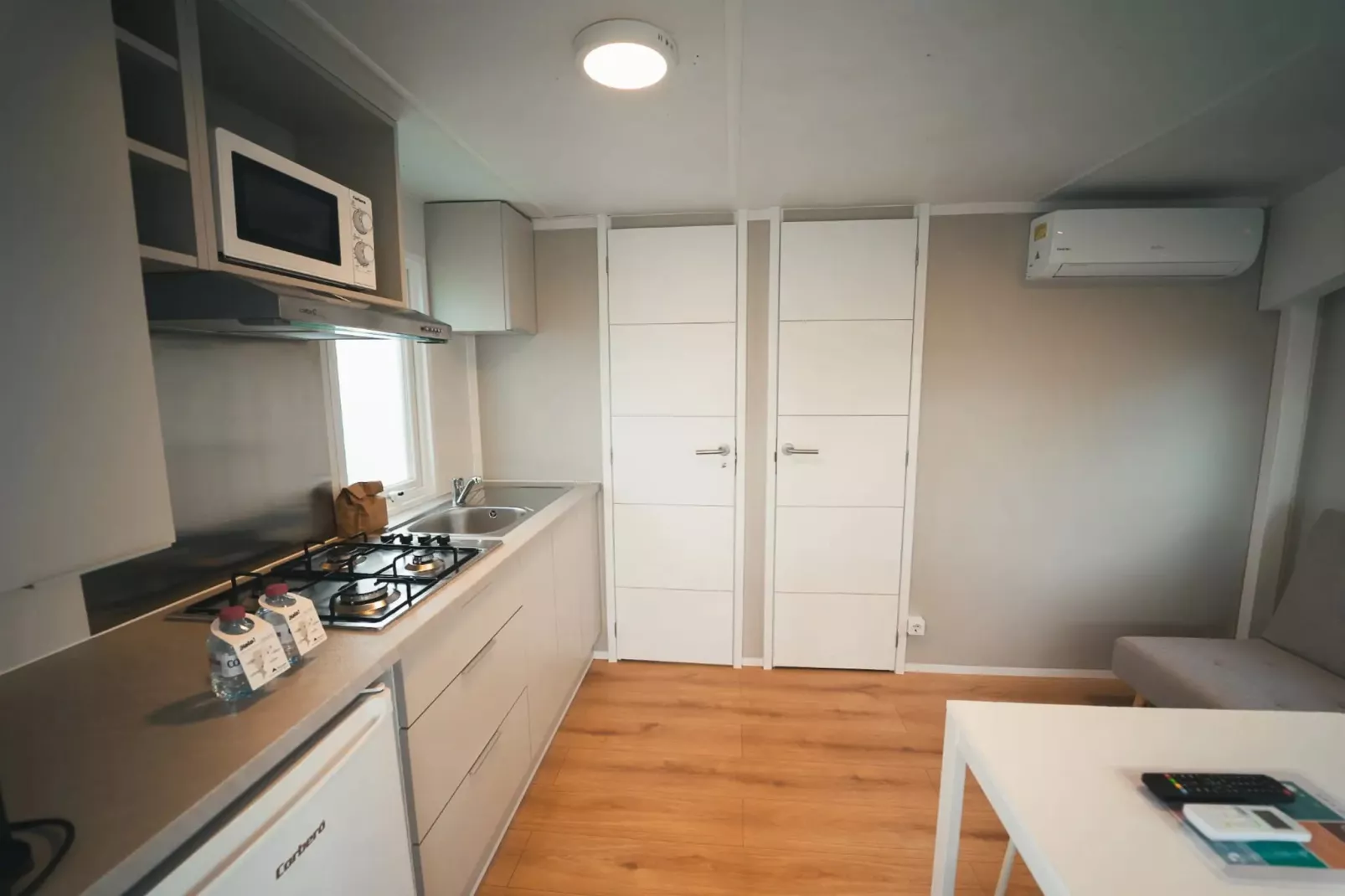 HOLA CAMP CHILCHES-Comfort 2-Keuken