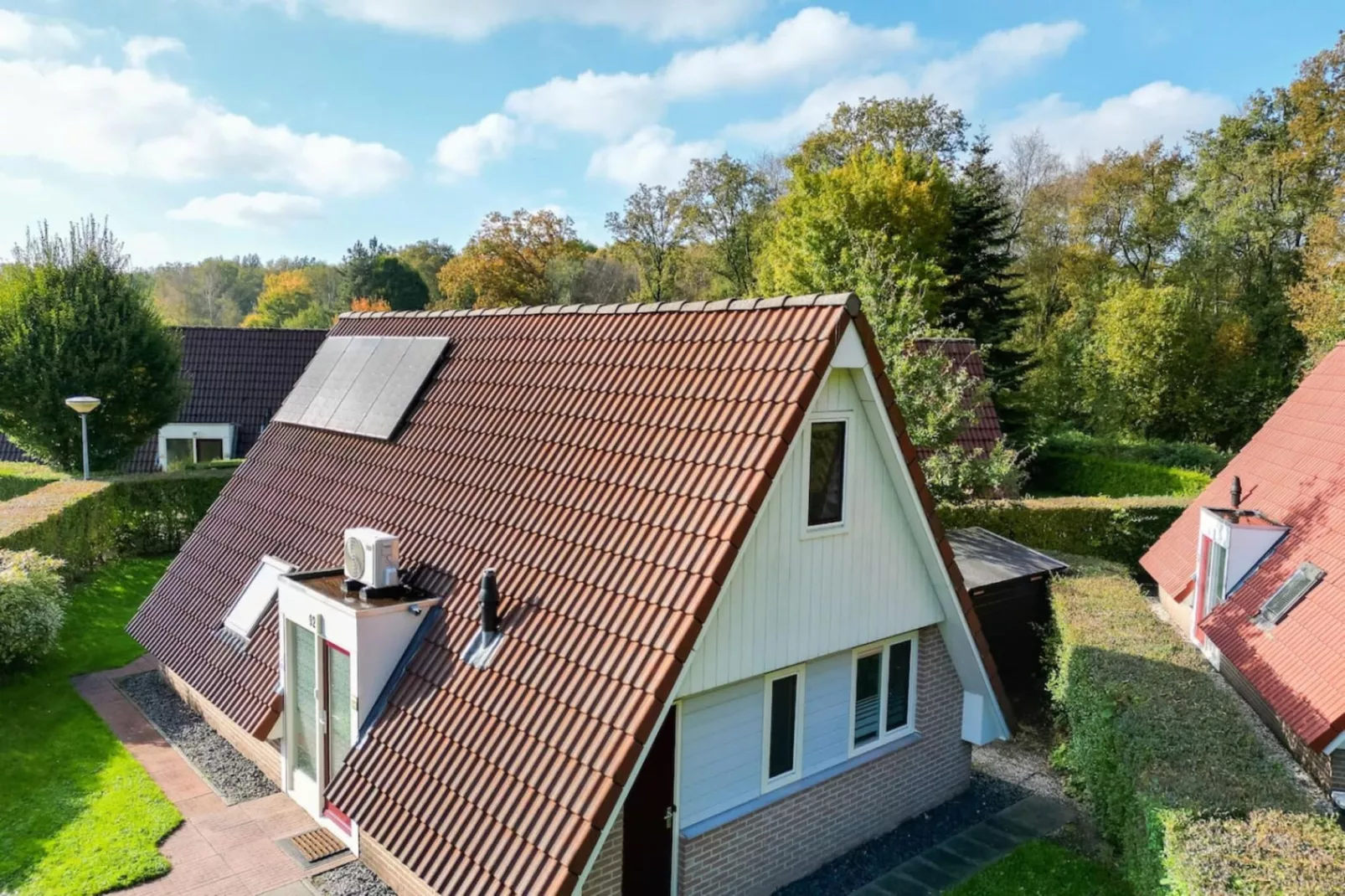 92 | Gaai | Prachtige bungalow nabij natuur-Buitenkant zomer