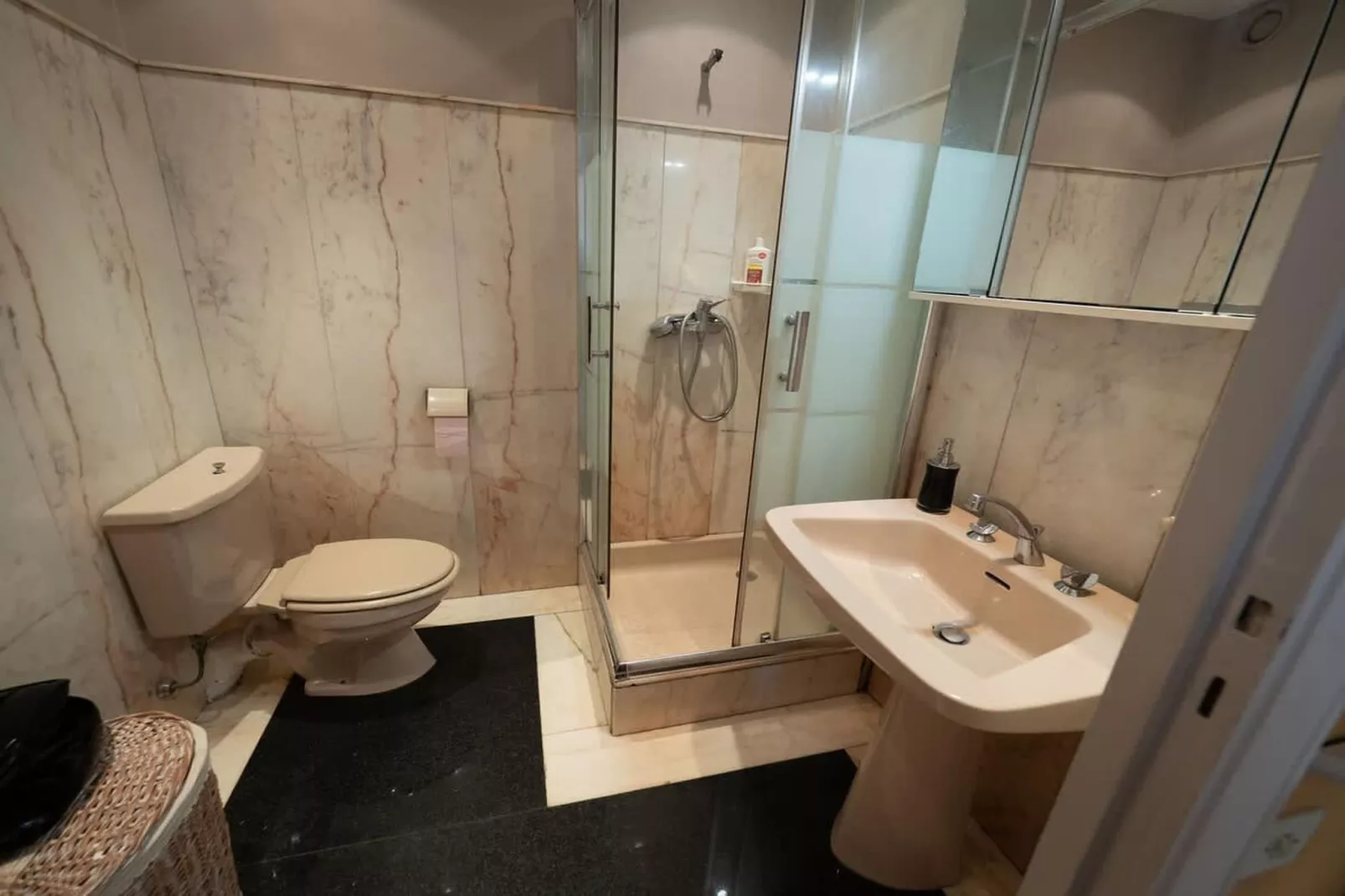 Appart près des plages plein centre confortable-Badkamer