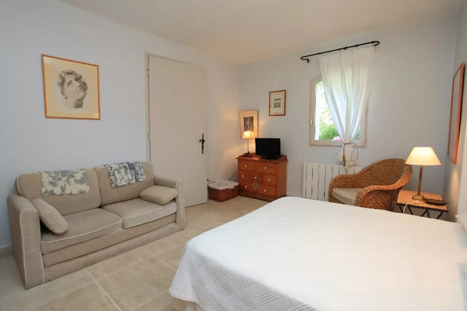 Maison authentique au coeur des garrigues Luberon-Slaapkamer