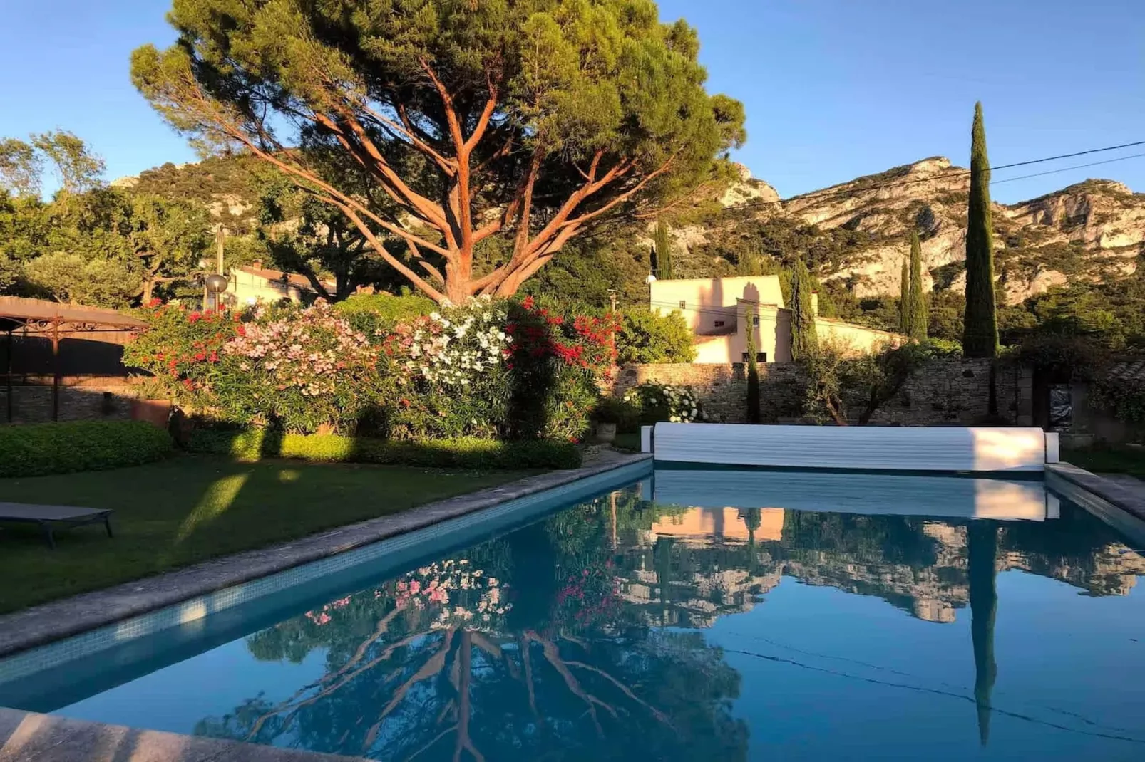 La Maison de Robion-Zwembad