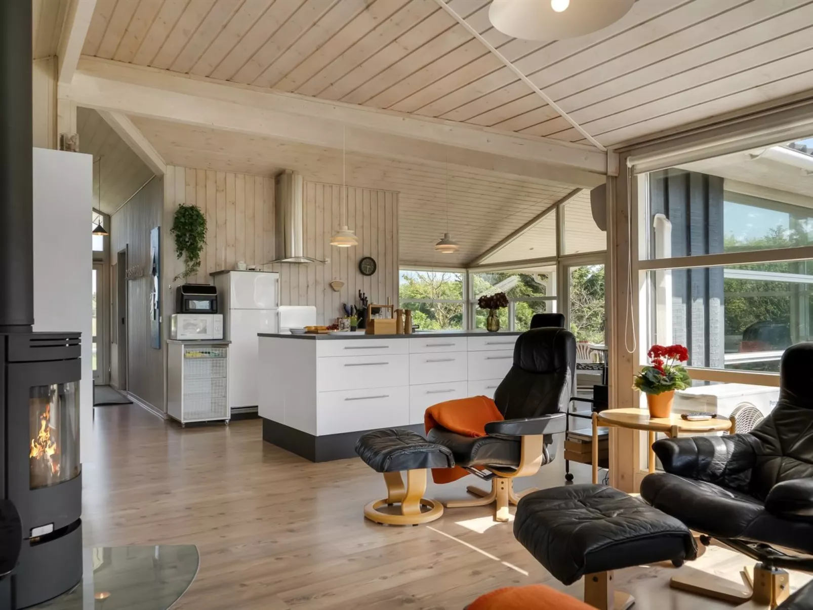 "Annvy" - 875m from the sea - Binnen