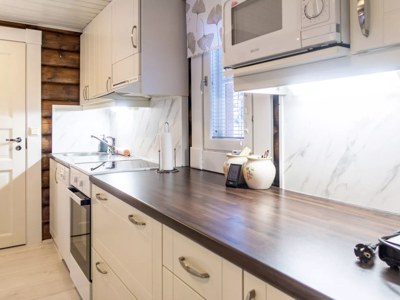 Linnanhelmi (ent. metsäpeura) - Binnen